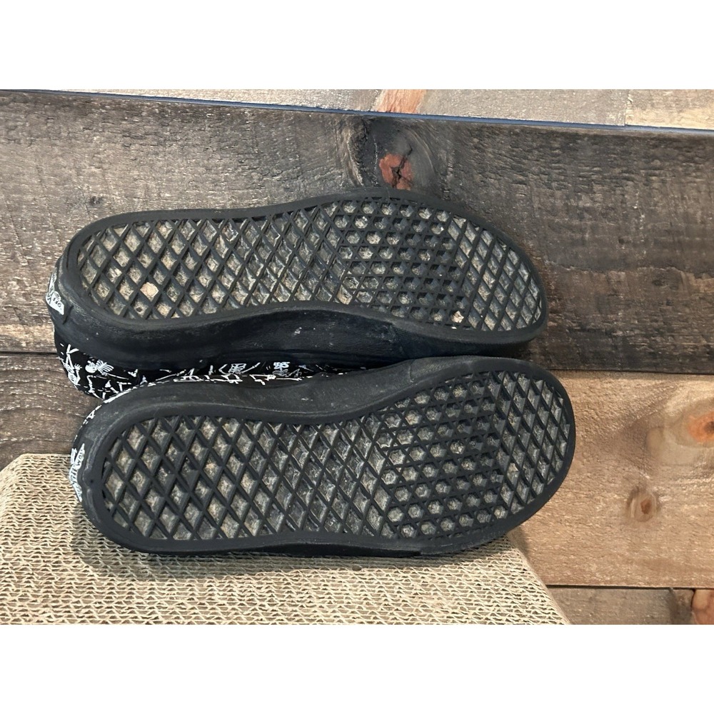 Vans Off the Wall Black Slip On Dancing Skeletons Canvas KIds 7 M7 W8.5 - Picture 7 of 9